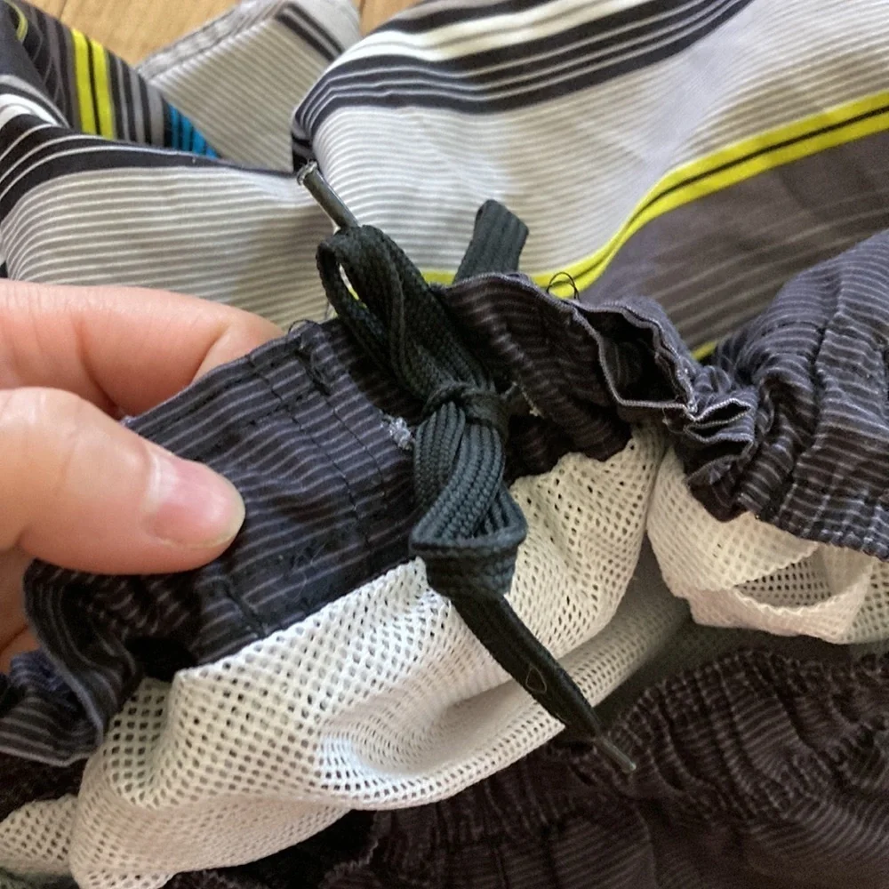 Laguna boys medium 1012 swim shorts black gray white and yellow